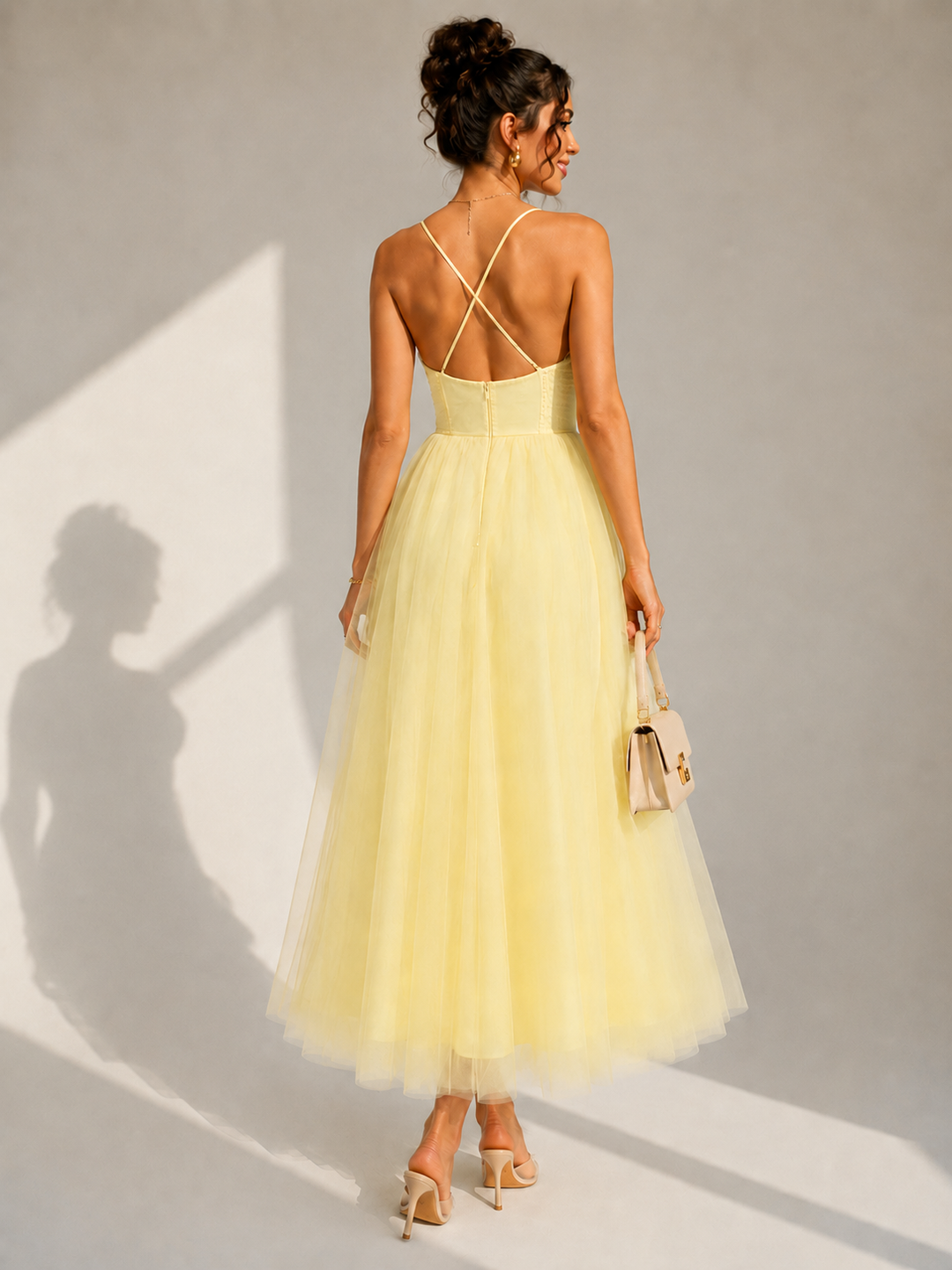 Julia™ | Vestido midi de tul elegante con espalda descubierta y detalle de corsé